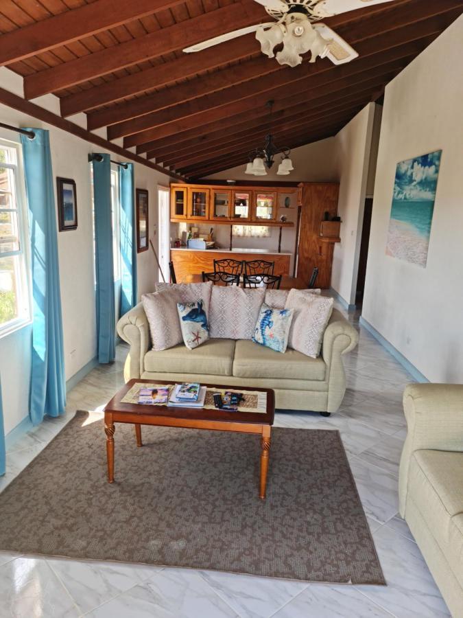 Breezy Apts Saint Philip Kültér fotó